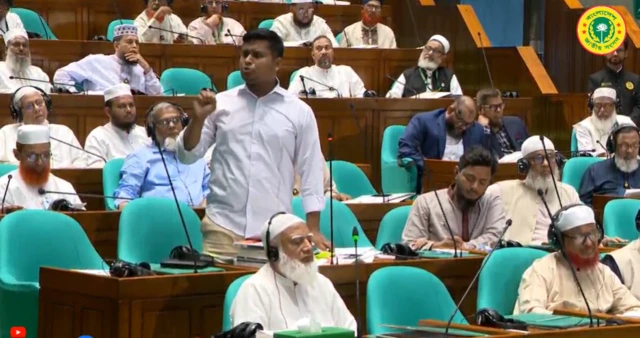 বিরোধী দলের সংসদ সদস্য হাসনাত আব্দুল্লাহ