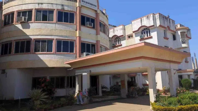 রায়গড়ার সাই ইন্টারন্যাশনাল হোটেল। 