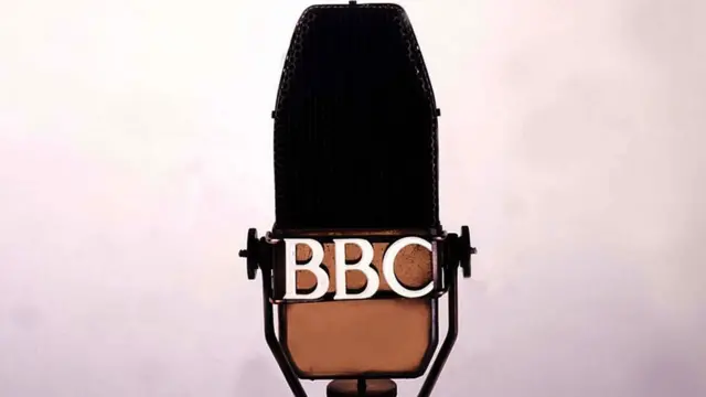  Maayikiraafonii gosa 'A' J jedhamuu fi diraamaa fi fiilmii Biritiish irratti argamu