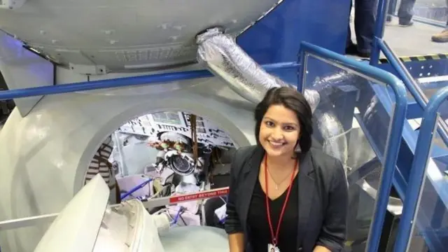 डॉ. वर्षा जैन या 'स्पेस गायनॅकॉलॉजिस्ट' आहेत. त्यांनी अंतराळात जाणाऱ्या महिलांच्या आरोग्यावर संशोधन केलं आहे.