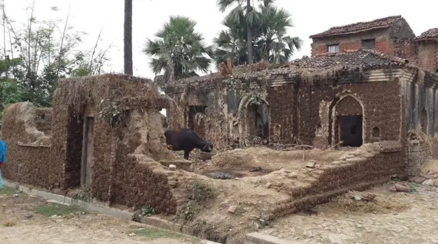 पटना के खरभैया गांव की मस्जिद संरक्षित होने से पहले ऐसी दिखती थी