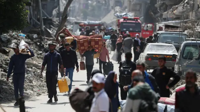 Jiraattonni magaalaa Shejaya gara magaalaa lixa Gaazaatti baqachuu kan jalqaban erga waraanni Israa’el Kamisa darbe akka baqatan ajajee booda.