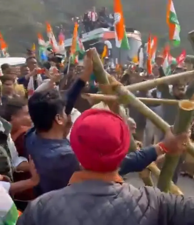 बैरिकेड