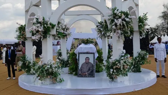 Ọgbọ ebe e dosara ozu Ụkọchukwu Uma Ukpai e ji ihe ọcha mechie.