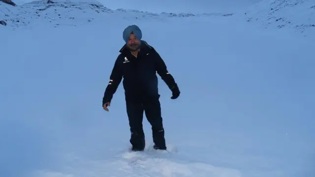 ਅਰਵਿੰਦਰ ਬਹਿਲ 1975 'ਚ ਅਮਰੀਕਾ ਗਏ ਅਤੇ ਉੱਥੇ ਹੀ ਵਸ ਗਏ।