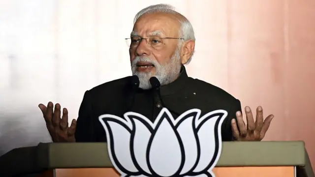 नरेंद्र मोदी