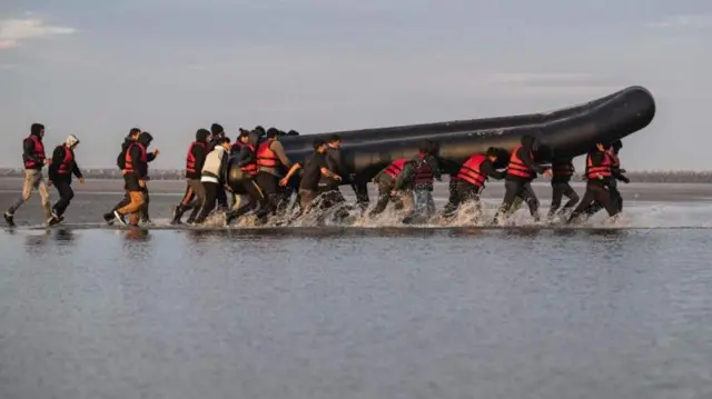 Kidaaneen oppireeshinii poolisii idil-addunyaan qabame