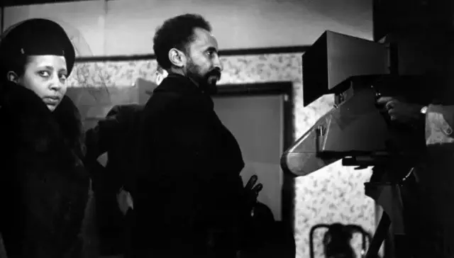 Xayle Salaase iyo gabadhiisa