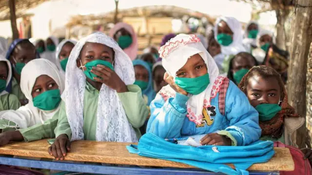 أطفال سودانيون