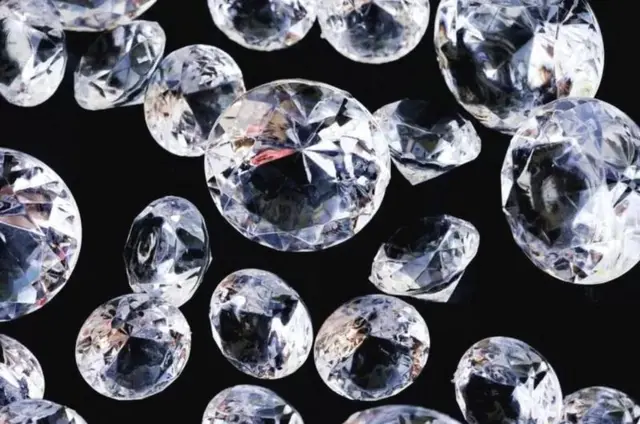 సూరత్‌లో వజ్రాల వ్యాపారం