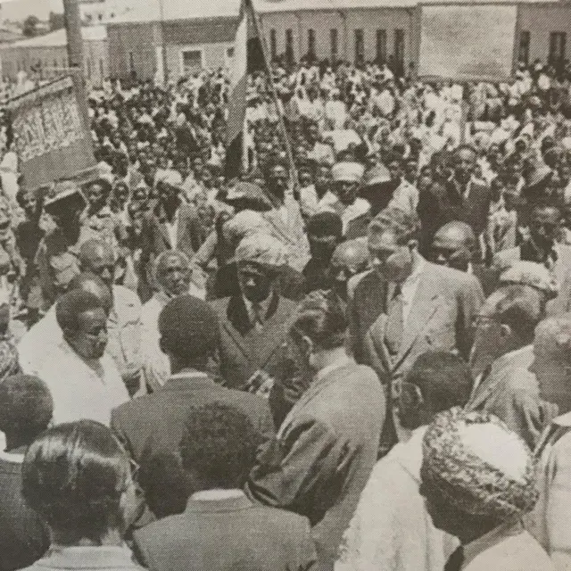 ህዝቢ ኣስመራ ብ1951 - ፈደረሽን ምስ ተደንገገ