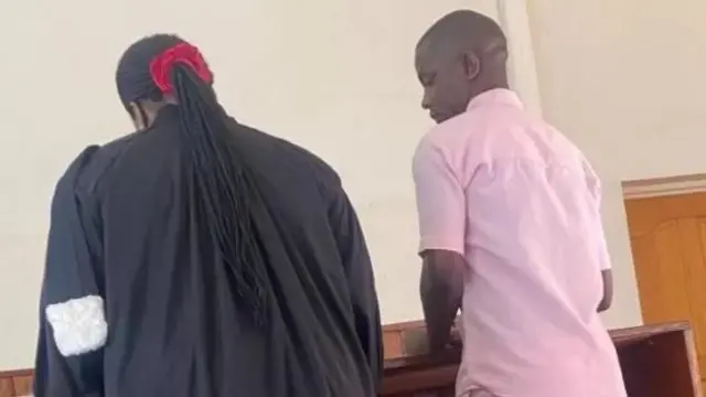 Dieudonné Ishimwe mu rubanza rwe hamwe n'umwunganizi we mu minsi ishize