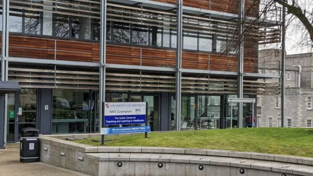 بر اساس داده‌های اداره بهداشت عمومی اسکاتلند یک‌هزار و ۸۳۰ زن در رده‌های سنی مختلف بین سال‌های ۲۰۲۱ تا ۲۰۲۲ توسط غربالگری مبتلا به سرطان پستان در این کشور تشخیص داده شدند