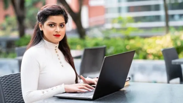 நீண்ட நேரம் உட்கார்ந்து வேலை செய்வது உடலில் எந்த மாதிரியான தாக்கத்தை ஏற்படுத்தும்?