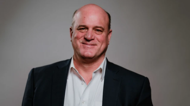 ક્રિસ્ટોફર કેરે દર્દી જ્યારે મૃત્યુની નજીક હોય ત્યારે કેવા અનુભવો થાય છે તેના પર સંશોધન અને અહેવાલ આપ્યા છે