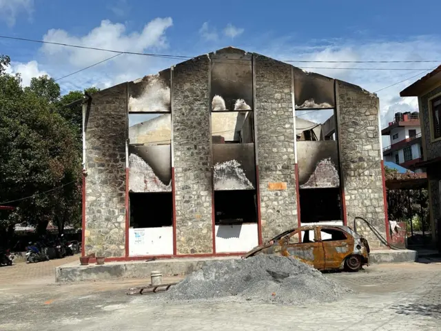 जलेर ध्वस्त भएको भवन 