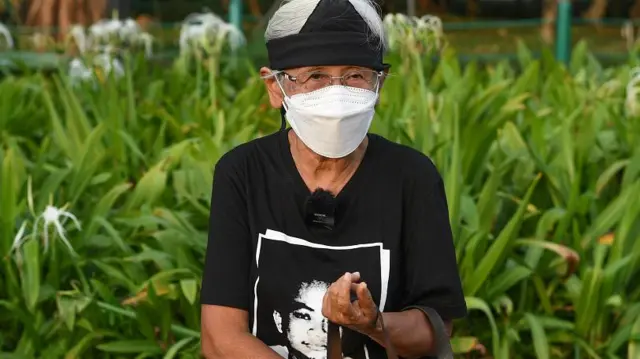 Maria Catarina Sumarsih mengikuti Aksi Kamisan ke-772 di seberang Istana Merdeka, Jakarta, Kamis (4/5/2023).