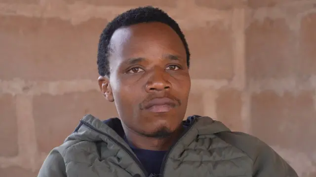 Ezekiel Kitiku yarokotse igitero ca Hamas, yaburiye bagenzi babiri, nabo b'aba nye Tanzania, bose bari mu vyigwa muri Israel.