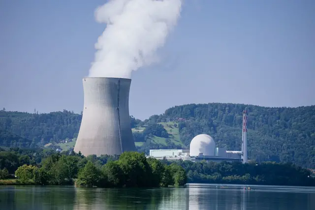 Атомная электростанция в Лейбштадте, Германия 