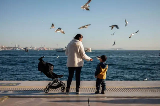 İstanbul'da bir kadın ve çocuk