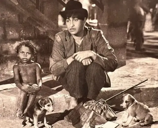 फ़िल्म 'आवारा' के एक दृश्य में राज कपूर