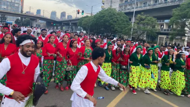 Qeerroo fi qarreen uffata aadaan miidhaganii gara malkaa imalaa jiru