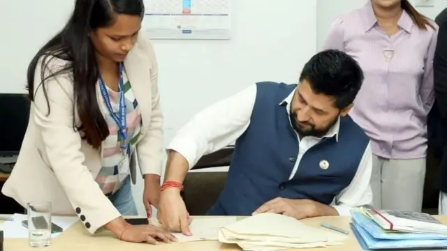 संसदीय समितिमा वयान दिँदै राष्ट्रिय स्वतन्त्र पार्टीका सभापति समेत रहेका पूर्व गृहमन्त्री रवि लामिछाने
