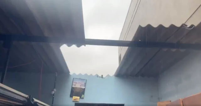 દુકાનને નુકસાન