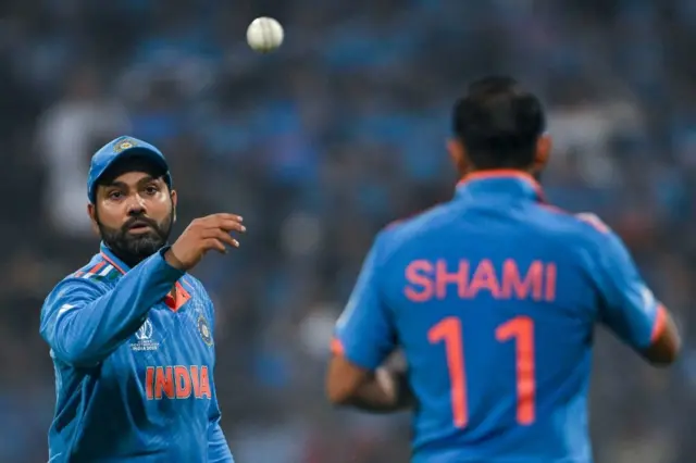 இந்தியப் பந்துவீச்சாளர்கள் திணறியபோது தகர்ந்த நம்பிக்கைகள்