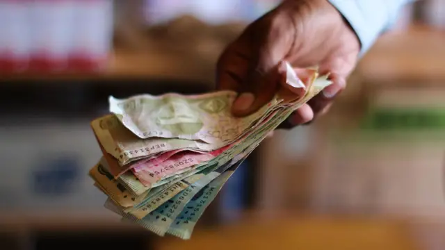 پاکستان، کرنسی