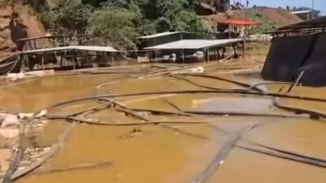 Mina inundada en el Callao.