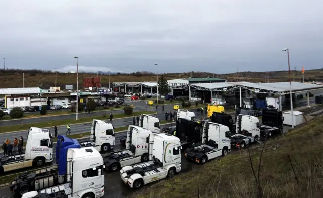 протест камионџија на граничном прелазу северне македоније и грчке