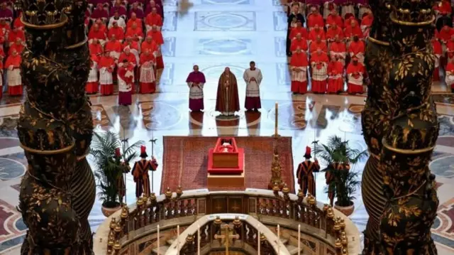 ካርዲናላት ኣብ ጸሎት፡ ቅዱስ ጴጥሮስ ባሲሊካ