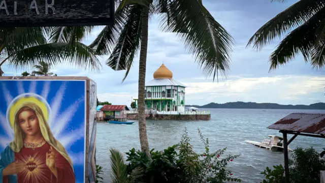 Satu tungku tiga batu