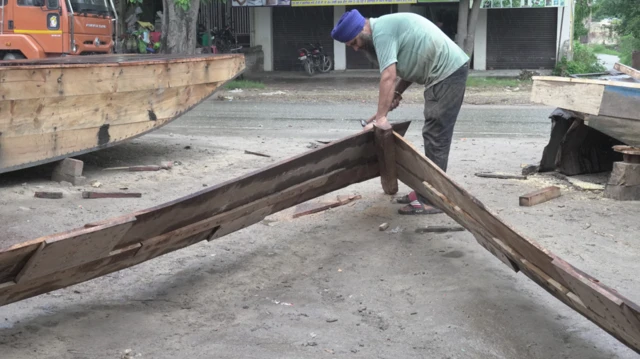 ਬੇੜੀਆਂ ਦੇ ਕਾਰੀਗਰ ਭਰਾ