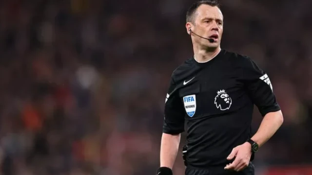 የሉተን ደጋፊ በመሆናቸው ለፎረስት ፍጹም ቅጣት ምት ከልክለዋል የተባሉት የዕለቱ የቫር ዳኛ ስቱአርት አትዌል