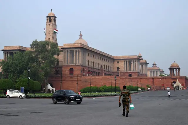 पंतप्रधानांचे नवीन निवासस्थान आणि कार्यालय साउथ ब्लॉकजवळ उभारले जाणार आहे.