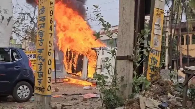 পশ্চিমবঙ্গের মুর্শিদাবাদে সহিংসতার ছবি