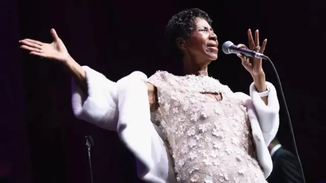 Aretha Franklin cantando