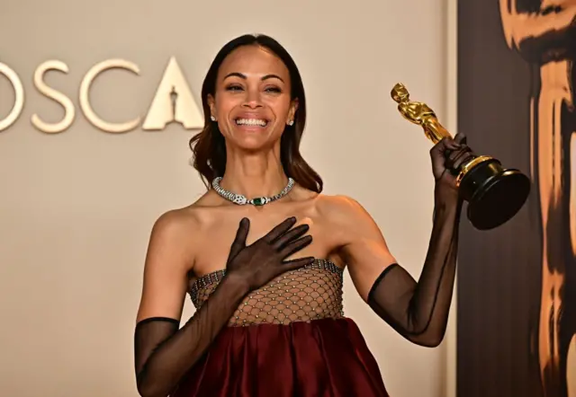 အကောင်းဆုံးအမျိုးသမီးဇာတ်ပို့ဆုရတဲ့ Zoe Saldana