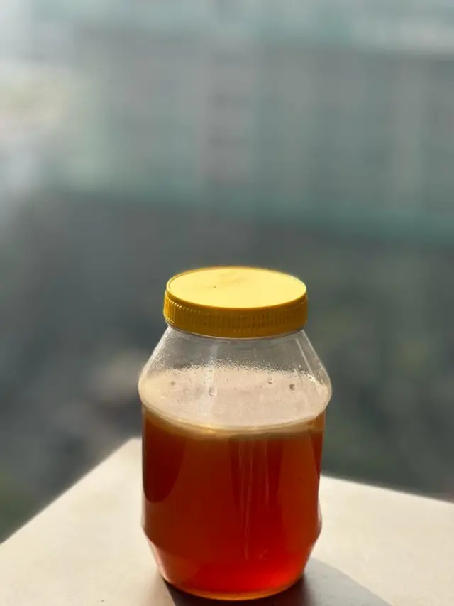 সুন্দরবনের সংগ্রহ করা মধু সারা বছর ধরেই সংরক্ষণ করে বিক্রি করেন ব্যবসায়ীরা