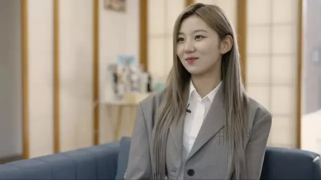 Han Yewon, chanteuse principale du groupe K-pop.