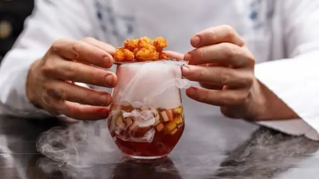 dry ice ड्राय आईस बीबीसी मराठी गुरुग्राम गुरगाव