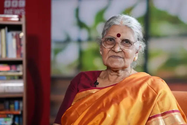 98 व्या साहित्य संमेलनाच्या अध्यक्ष आणि लोकसाहित्य आणि संस्कृतीच्या अभ्यासक तारा भवाळकर