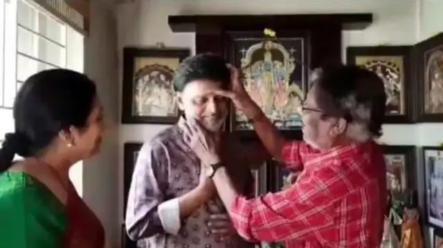 பாரதிராஜாவிடம் உதவி இயக்குநராக இருந்தவர்களில் இயக்குநர் கே.பாக்யராஜ், தமிழ்த்திரையுலகில் ஏராளமான வெற்றிப்படங்களைக் கொடுத்தவர்.