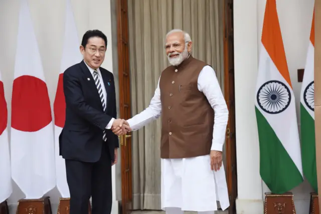 Моді та Кішіда