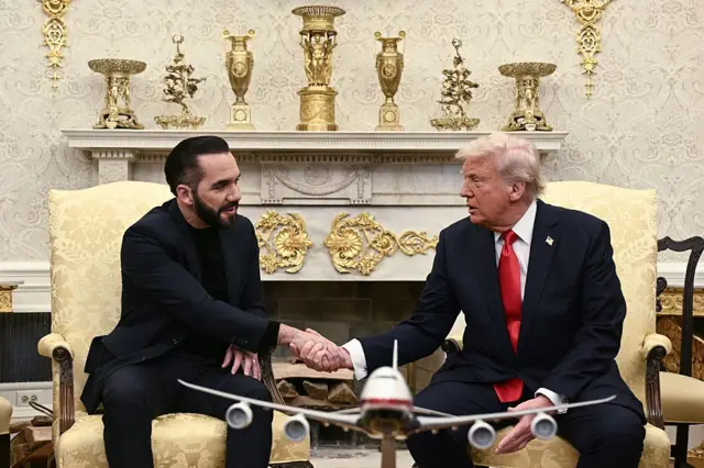 Nayib Bukele y Donald Trump en el Salón Oval