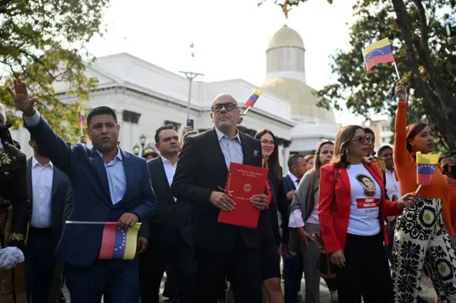 El presidente de la Asamblea Nacional, Jorge Rodríguez, en la plaza Bolívar de Caracas.