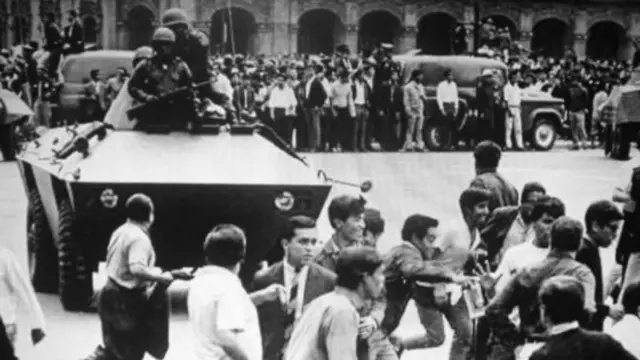 Militares en una protesta estudiantil en 1968