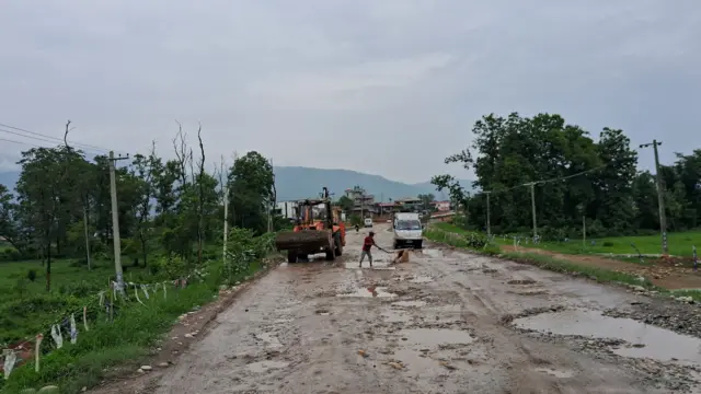 सडक पुनर्निर्माण